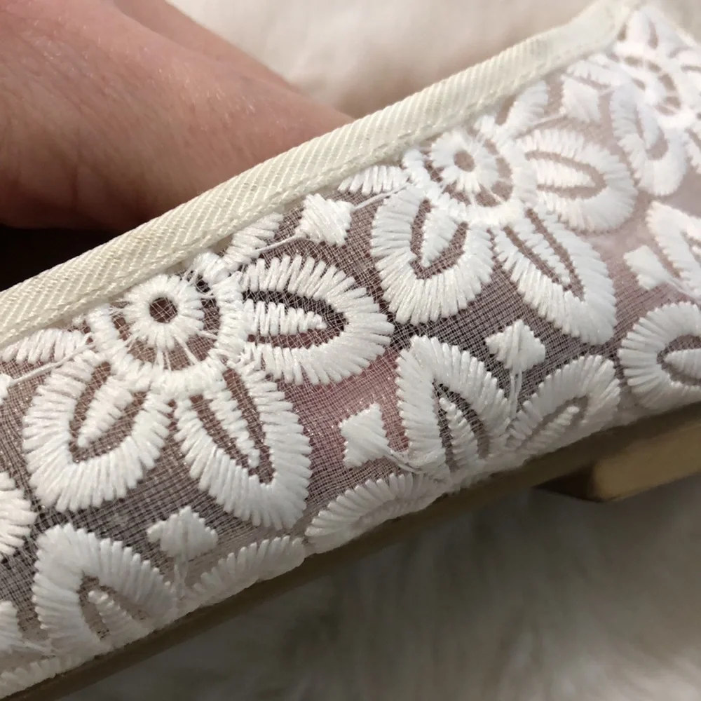 White American Eagle Embroidered Flower Bow Flats